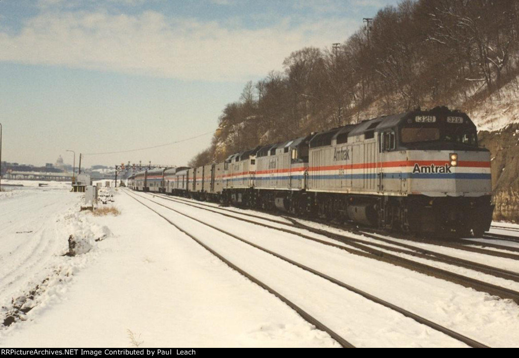 Late running eastbound "Empire Builder"